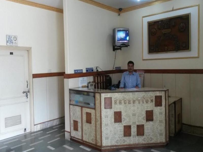 Vaccinated Staff - Oyo 5515 Hotel Blue Palace Гвалиор Экстерьер фото